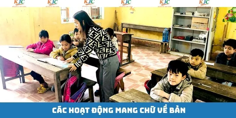 Mang chữ về bản đem sách đến với trẻ em vùng cao Mang chữ về bản đem sách đến với trẻ em vùng cao