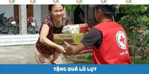 Tặng Quà Lũ Lụt - KJC Chung Tay Hỗ Trợ Bà Con Vượt Qua Thiên Tai